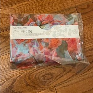 Flower pattern light scarf